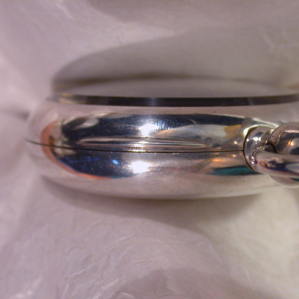 P.D.&K. Sterling Silver Case #6175 - Fitch "Beveled Invisible Centre" Showing Single Seam